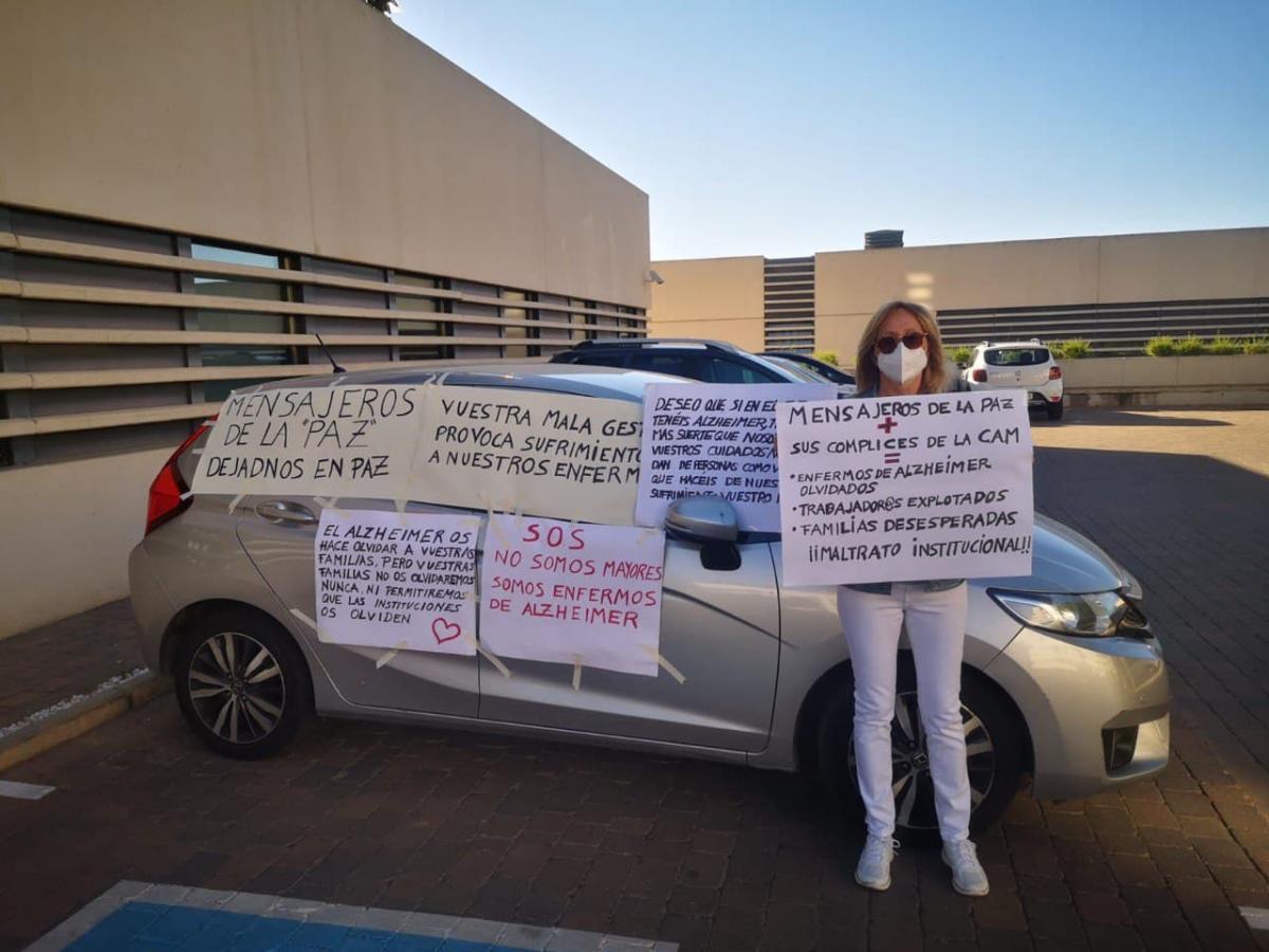 Protestas en Reina Sofía Alzheimer