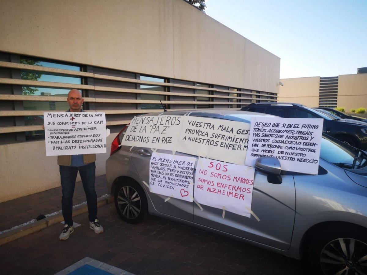 Protesta en Reina Sofía Alzheimer